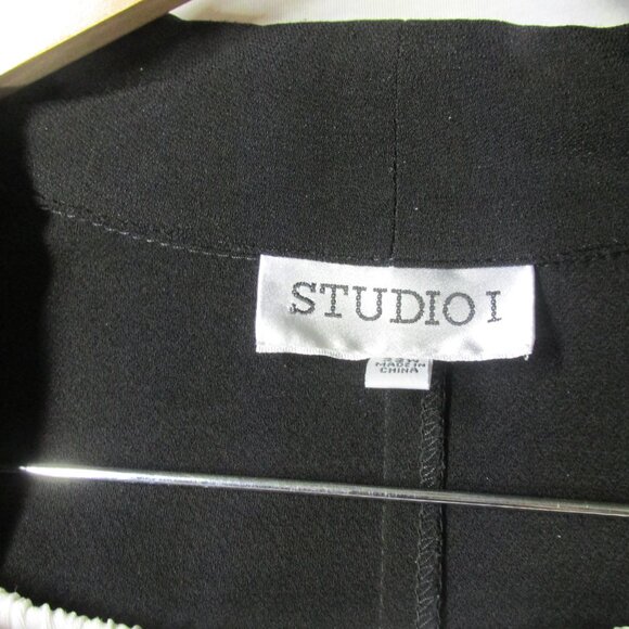 Studio 1 Black Blazer (22W) and White Pants (20W) - Picture 2 of 14